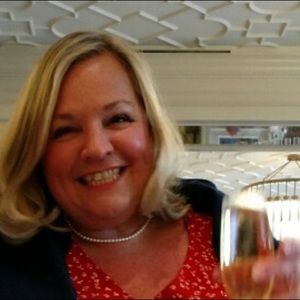 Meet your Posher, Elaine